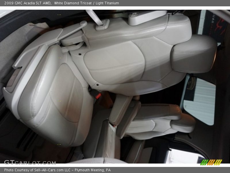 White Diamond Tricoat / Light Titanium 2009 GMC Acadia SLT AWD