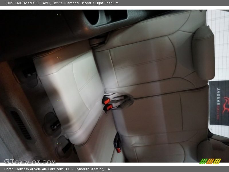 White Diamond Tricoat / Light Titanium 2009 GMC Acadia SLT AWD