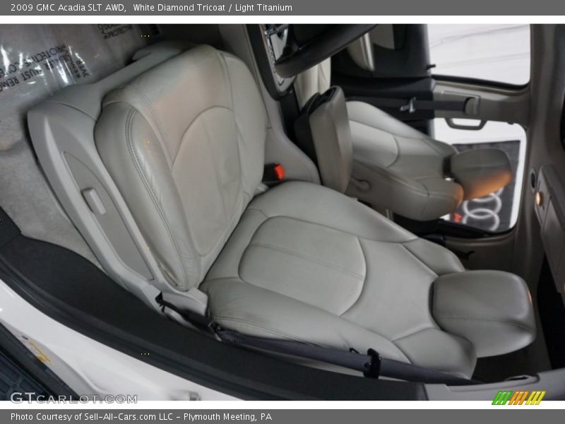 White Diamond Tricoat / Light Titanium 2009 GMC Acadia SLT AWD