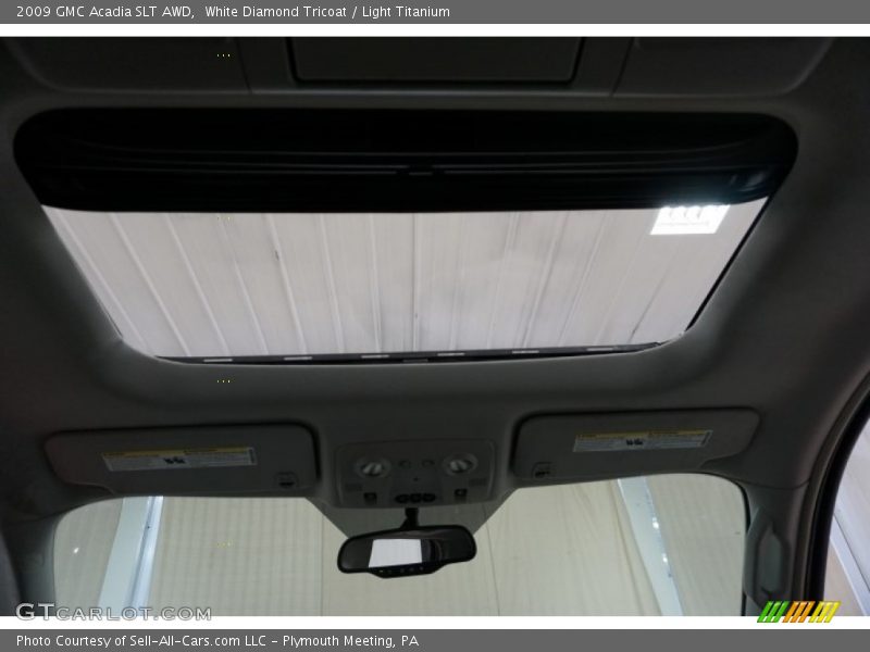 White Diamond Tricoat / Light Titanium 2009 GMC Acadia SLT AWD