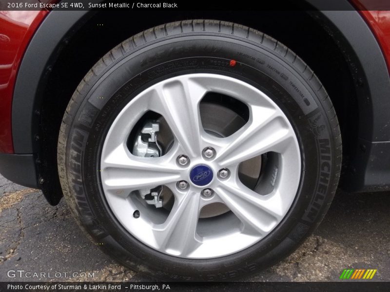 Sunset Metallic / Charcoal Black 2016 Ford Escape SE 4WD
