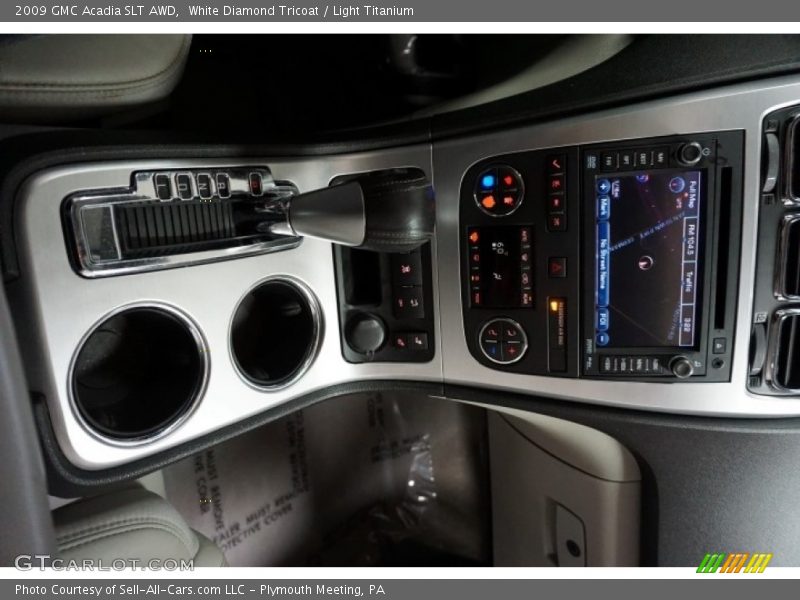 White Diamond Tricoat / Light Titanium 2009 GMC Acadia SLT AWD