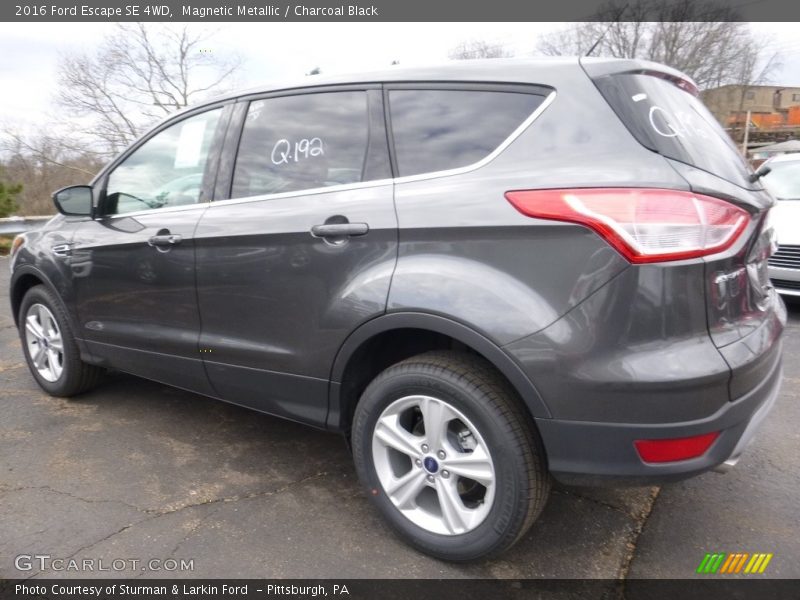 Magnetic Metallic / Charcoal Black 2016 Ford Escape SE 4WD