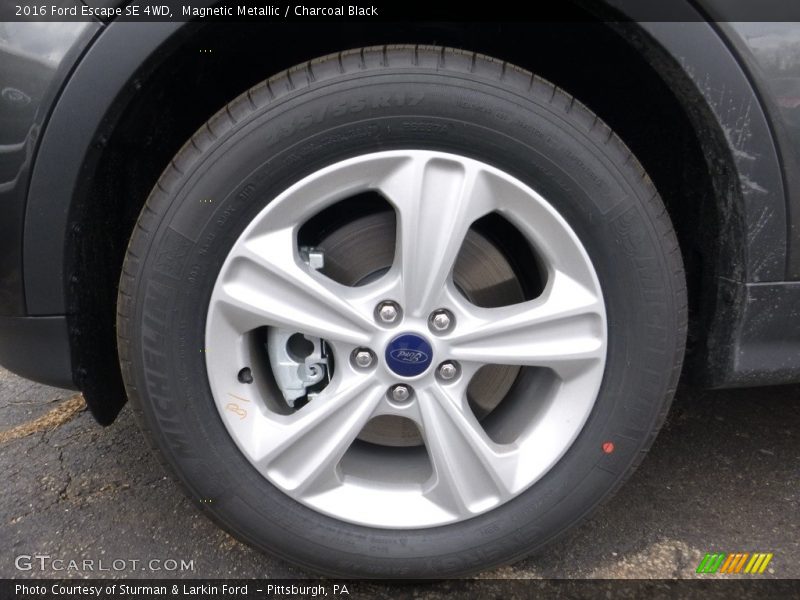 Magnetic Metallic / Charcoal Black 2016 Ford Escape SE 4WD