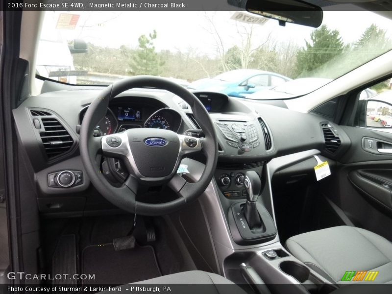 Magnetic Metallic / Charcoal Black 2016 Ford Escape SE 4WD