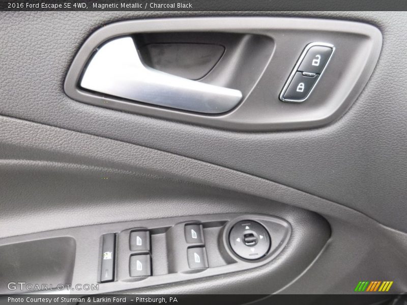 Magnetic Metallic / Charcoal Black 2016 Ford Escape SE 4WD