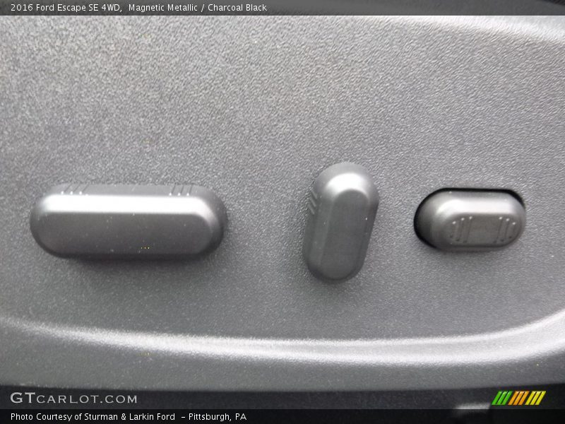 Magnetic Metallic / Charcoal Black 2016 Ford Escape SE 4WD