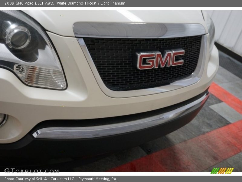 White Diamond Tricoat / Light Titanium 2009 GMC Acadia SLT AWD