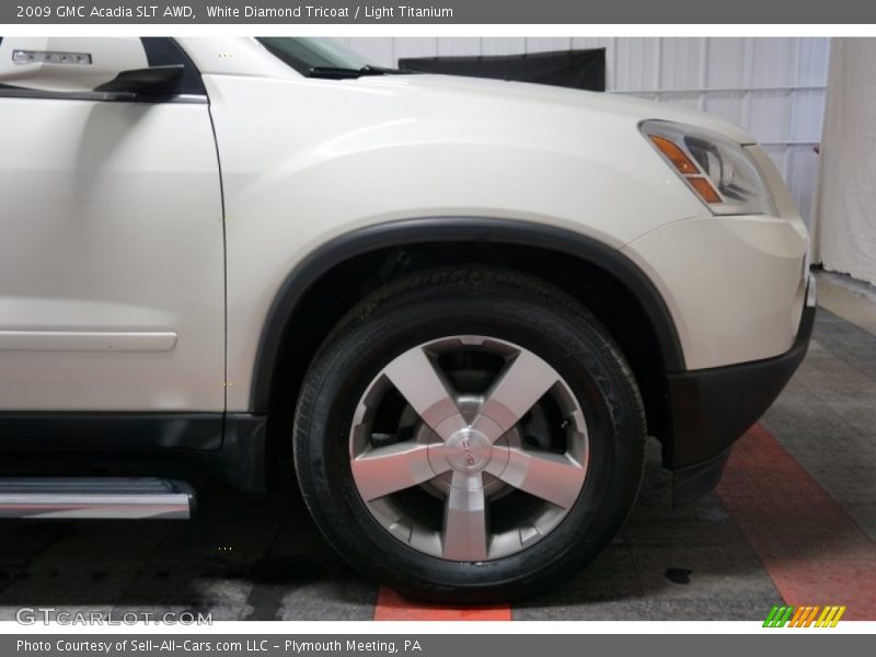 White Diamond Tricoat / Light Titanium 2009 GMC Acadia SLT AWD