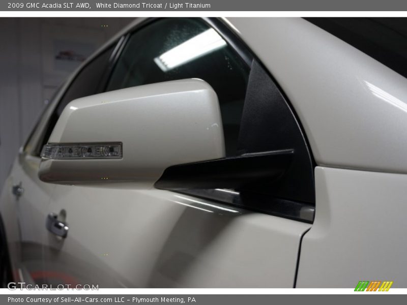 White Diamond Tricoat / Light Titanium 2009 GMC Acadia SLT AWD