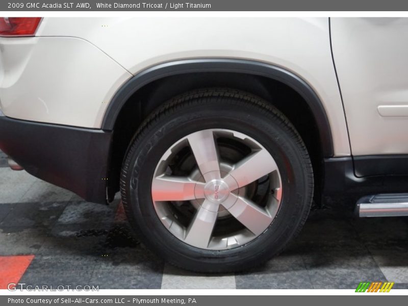 White Diamond Tricoat / Light Titanium 2009 GMC Acadia SLT AWD