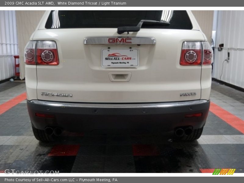 White Diamond Tricoat / Light Titanium 2009 GMC Acadia SLT AWD