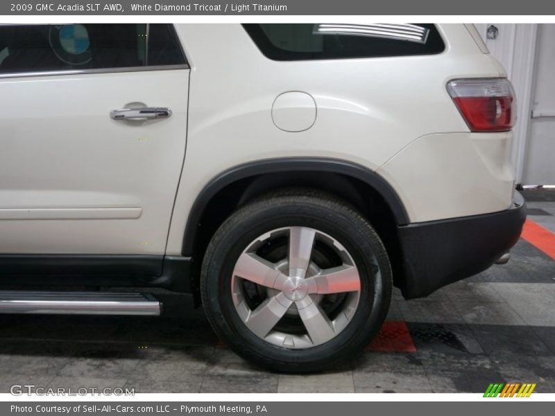 White Diamond Tricoat / Light Titanium 2009 GMC Acadia SLT AWD