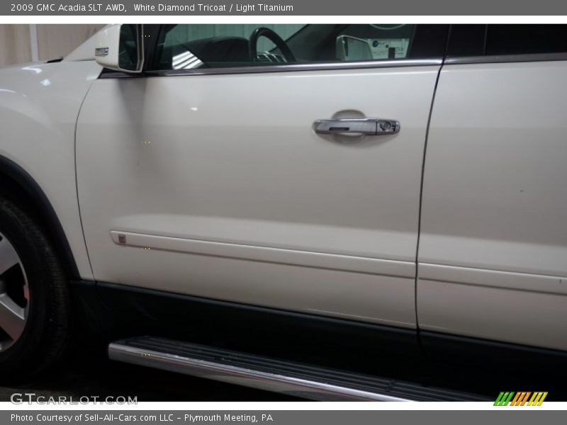 White Diamond Tricoat / Light Titanium 2009 GMC Acadia SLT AWD