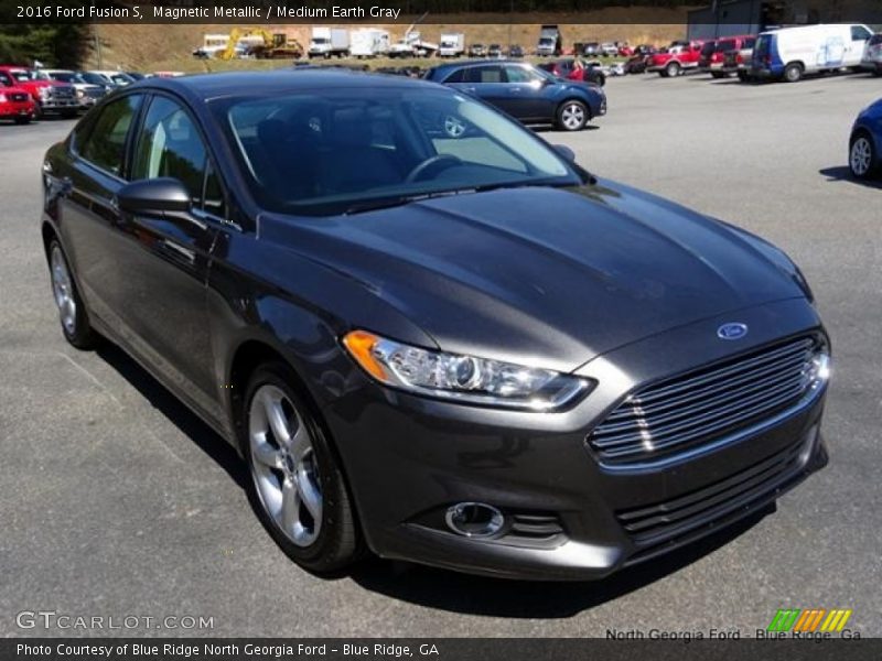 Magnetic Metallic / Medium Earth Gray 2016 Ford Fusion S