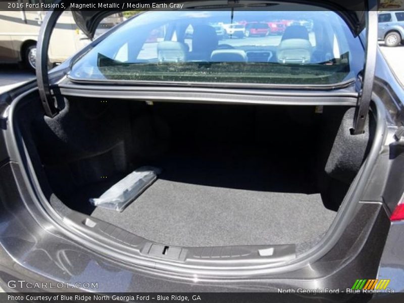 Magnetic Metallic / Medium Earth Gray 2016 Ford Fusion S