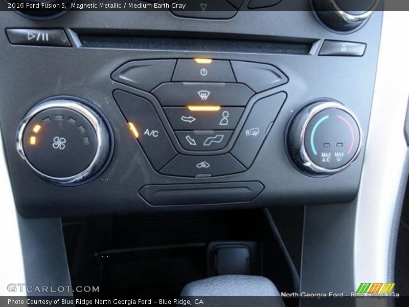 Magnetic Metallic / Medium Earth Gray 2016 Ford Fusion S