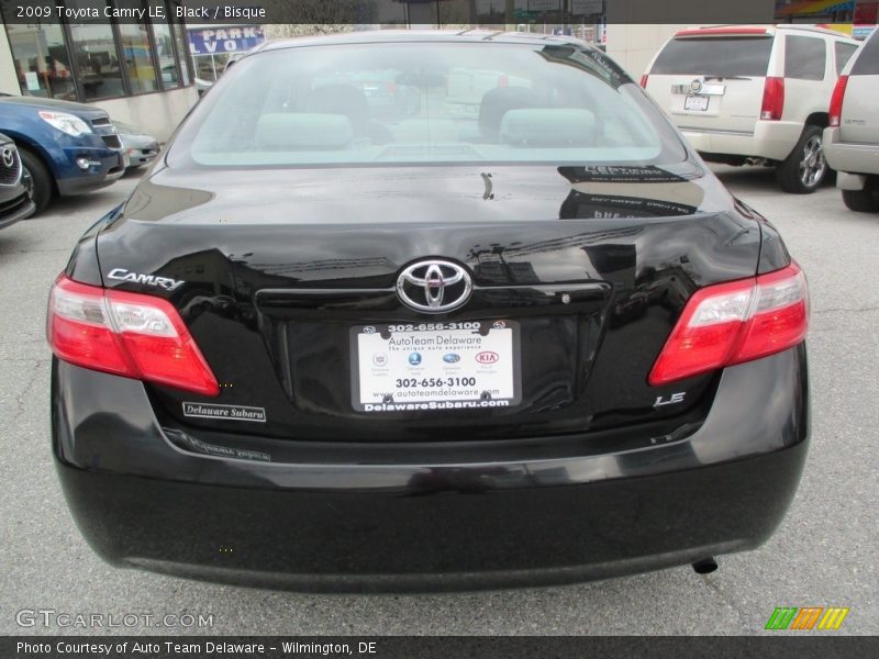 Black / Bisque 2009 Toyota Camry LE