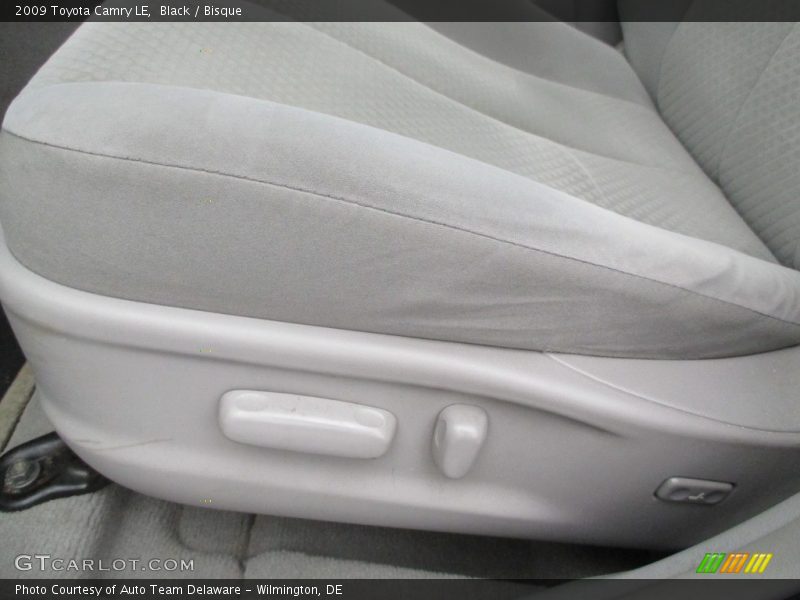 Black / Bisque 2009 Toyota Camry LE