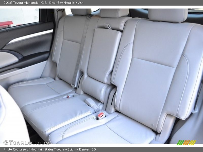 Silver Sky Metallic / Ash 2016 Toyota Highlander XLE