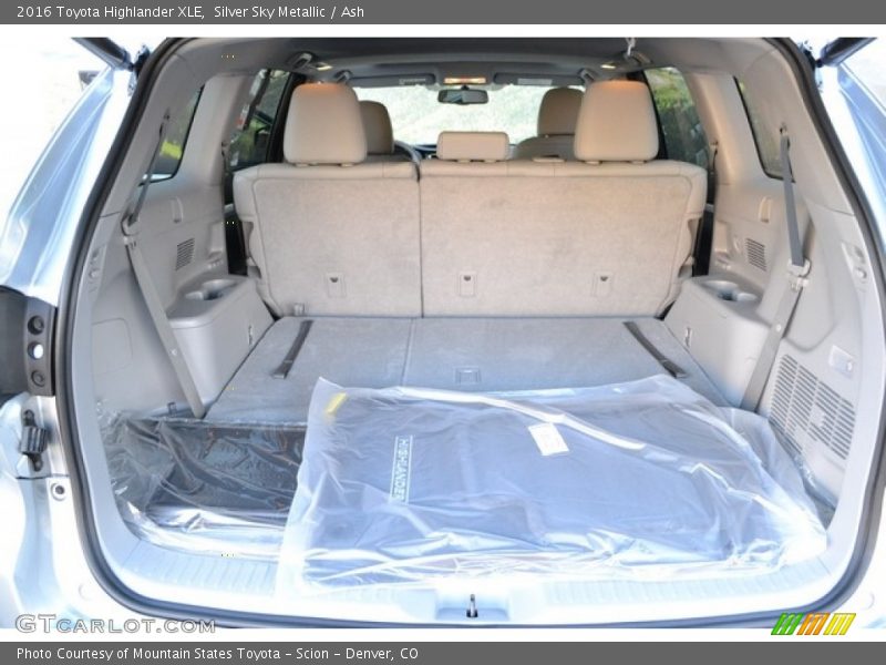 Silver Sky Metallic / Ash 2016 Toyota Highlander XLE