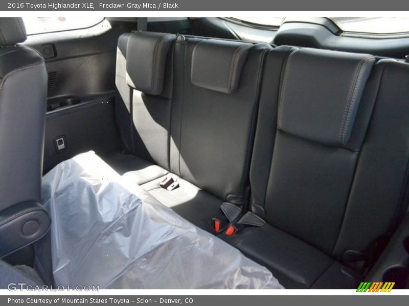 Predawn Gray Mica / Black 2016 Toyota Highlander XLE