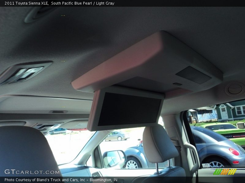 South Pacific Blue Pearl / Light Gray 2011 Toyota Sienna XLE