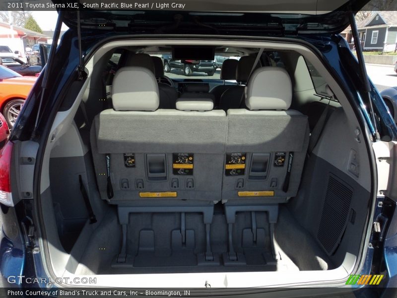 South Pacific Blue Pearl / Light Gray 2011 Toyota Sienna XLE