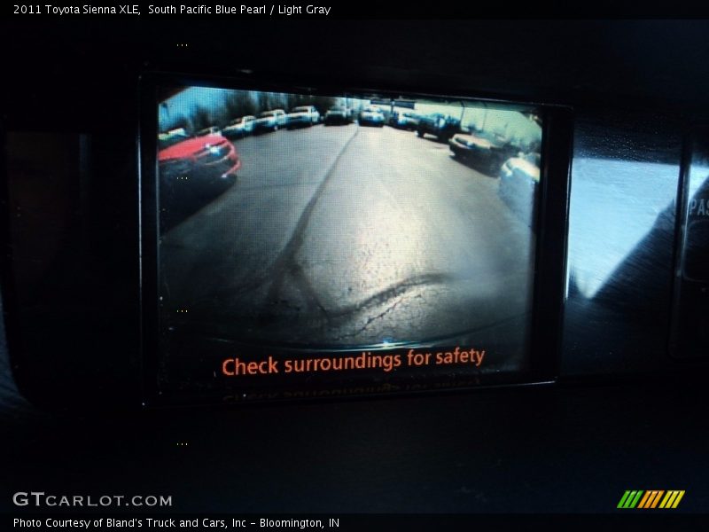 South Pacific Blue Pearl / Light Gray 2011 Toyota Sienna XLE