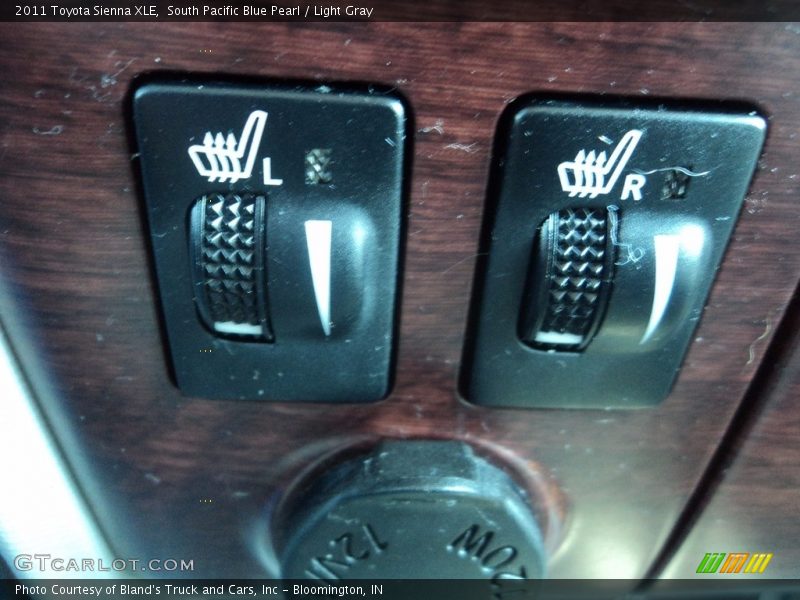 South Pacific Blue Pearl / Light Gray 2011 Toyota Sienna XLE