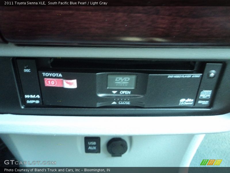 South Pacific Blue Pearl / Light Gray 2011 Toyota Sienna XLE