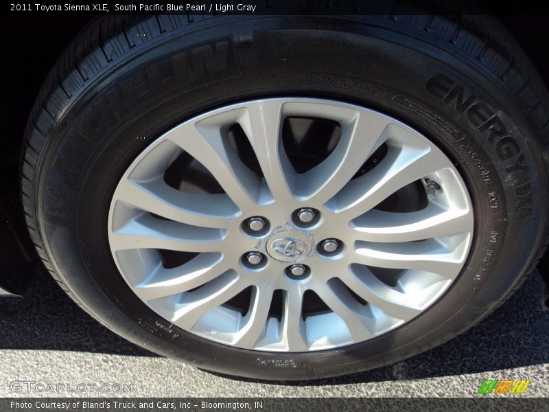 South Pacific Blue Pearl / Light Gray 2011 Toyota Sienna XLE