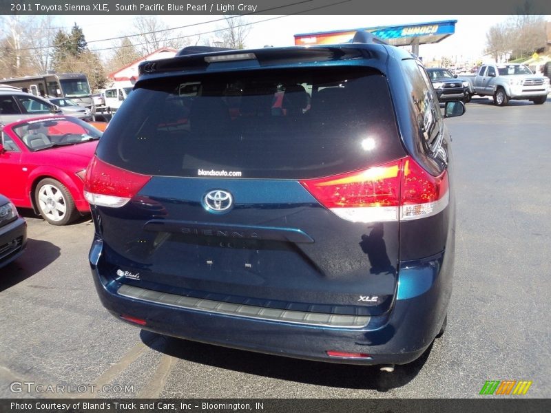 South Pacific Blue Pearl / Light Gray 2011 Toyota Sienna XLE