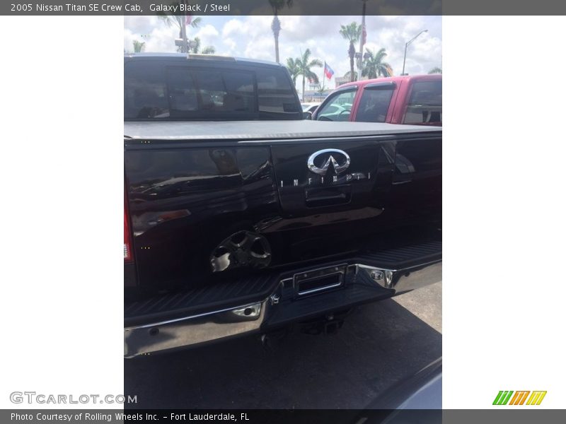 Galaxy Black / Steel 2005 Nissan Titan SE Crew Cab