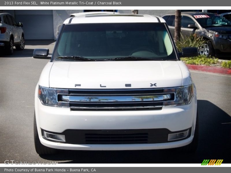 White Platinum Metallic Tri-Coat / Charcoal Black 2013 Ford Flex SEL