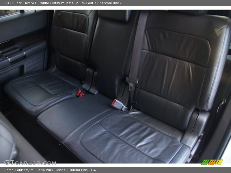 White Platinum Metallic Tri-Coat / Charcoal Black 2013 Ford Flex SEL