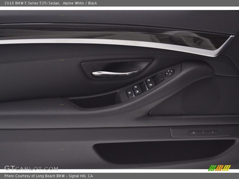 Alpine White / Black 2016 BMW 5 Series 535i Sedan