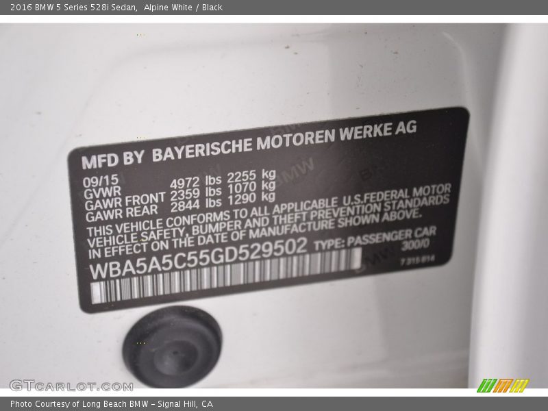 Alpine White / Black 2016 BMW 5 Series 528i Sedan