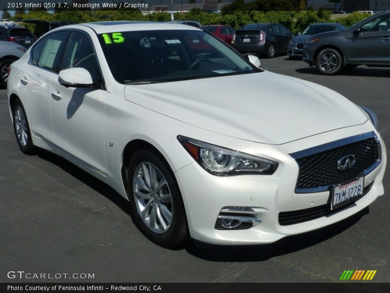 Moonlight White / Graphite 2015 Infiniti Q50 3.7