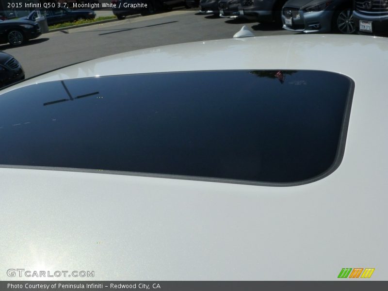 Moonlight White / Graphite 2015 Infiniti Q50 3.7