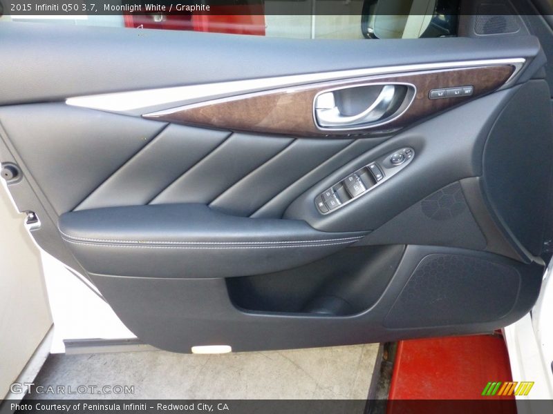 Moonlight White / Graphite 2015 Infiniti Q50 3.7
