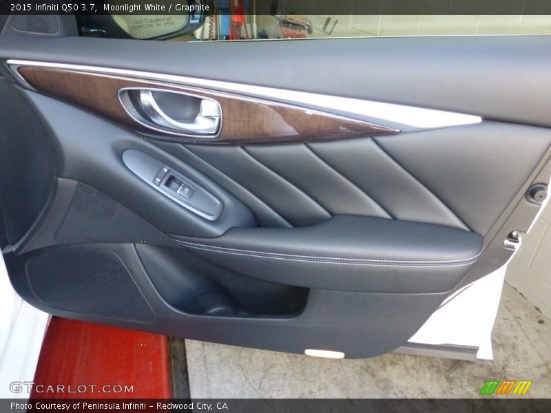 Moonlight White / Graphite 2015 Infiniti Q50 3.7