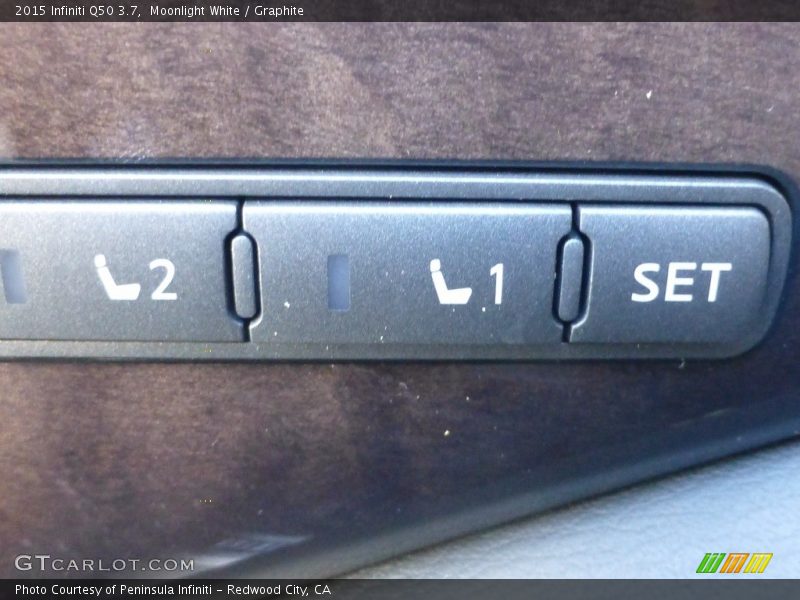 Moonlight White / Graphite 2015 Infiniti Q50 3.7