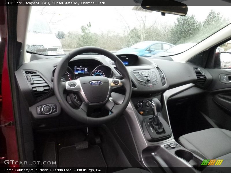Sunset Metallic / Charcoal Black 2016 Ford Escape SE 4WD