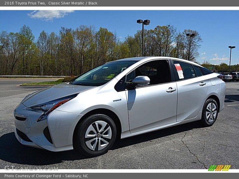 Classic Silver Metallic / Black 2016 Toyota Prius Two