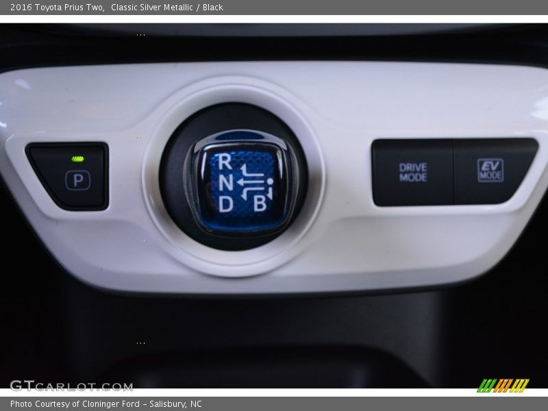 Classic Silver Metallic / Black 2016 Toyota Prius Two