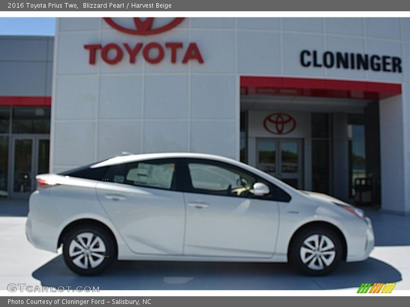 Blizzard Pearl / Harvest Beige 2016 Toyota Prius Two