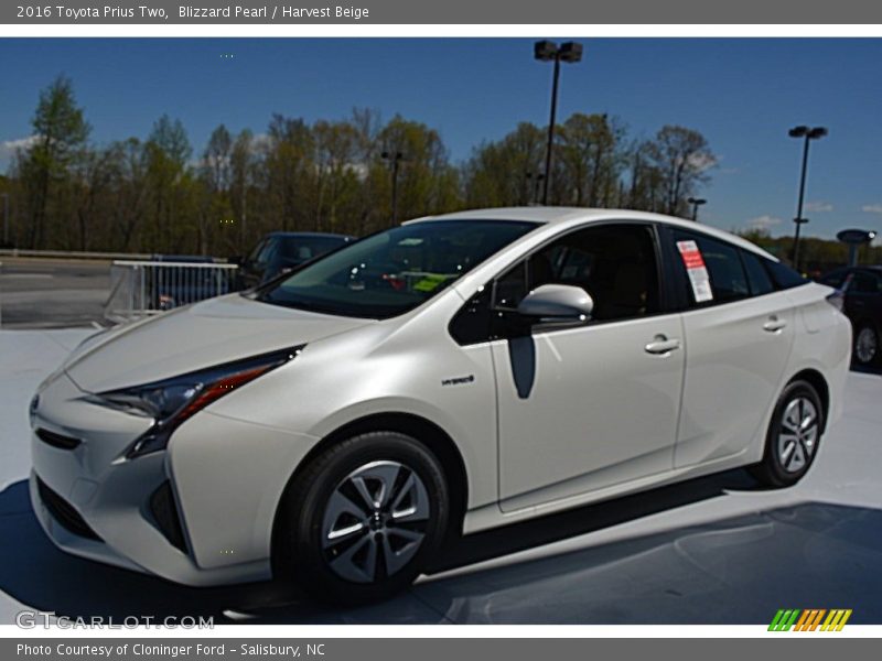 Blizzard Pearl / Harvest Beige 2016 Toyota Prius Two