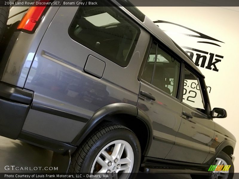 Bonatti Grey / Black 2004 Land Rover Discovery SE7