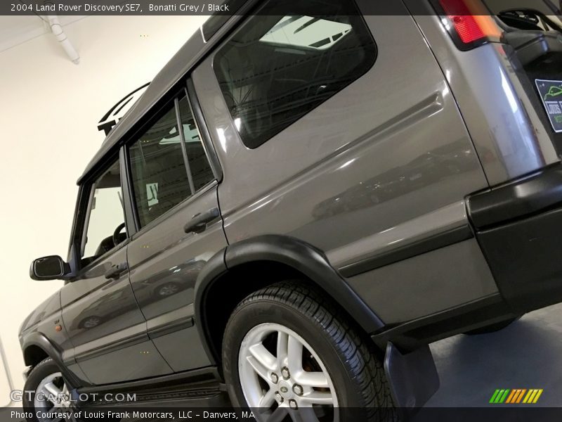 Bonatti Grey / Black 2004 Land Rover Discovery SE7